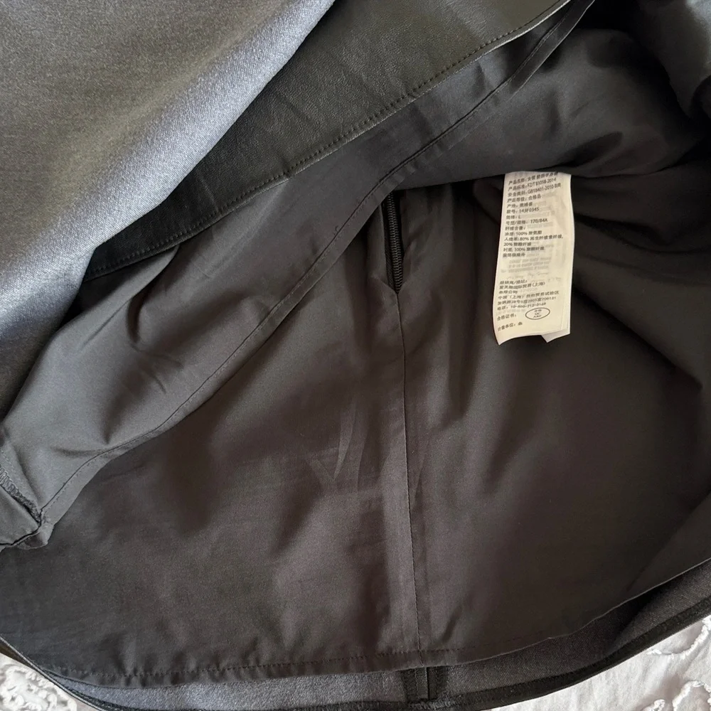 Abercrombie & Fitch Vegan Leather Ruched Mini Skirt size larger - Picture 6 of 8